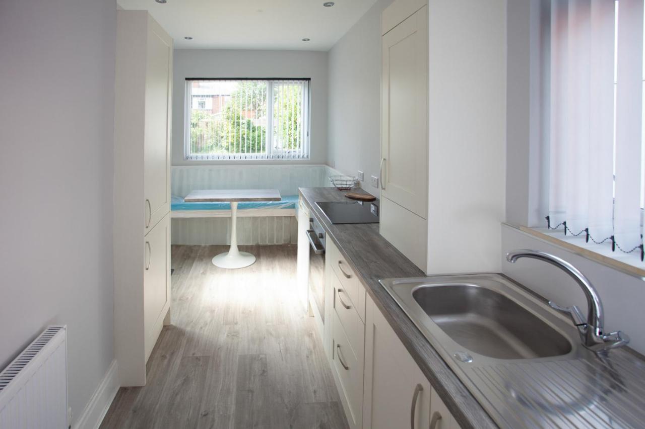 Quiet Residence Close To M6 Preston Samlesbury Exterior photo