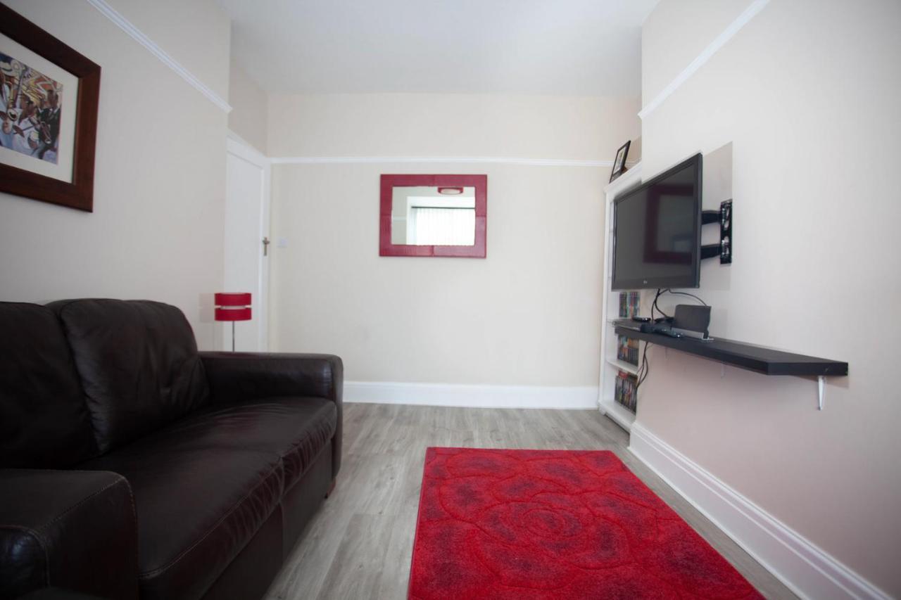 Quiet Residence Close To M6 Preston Samlesbury Exterior photo